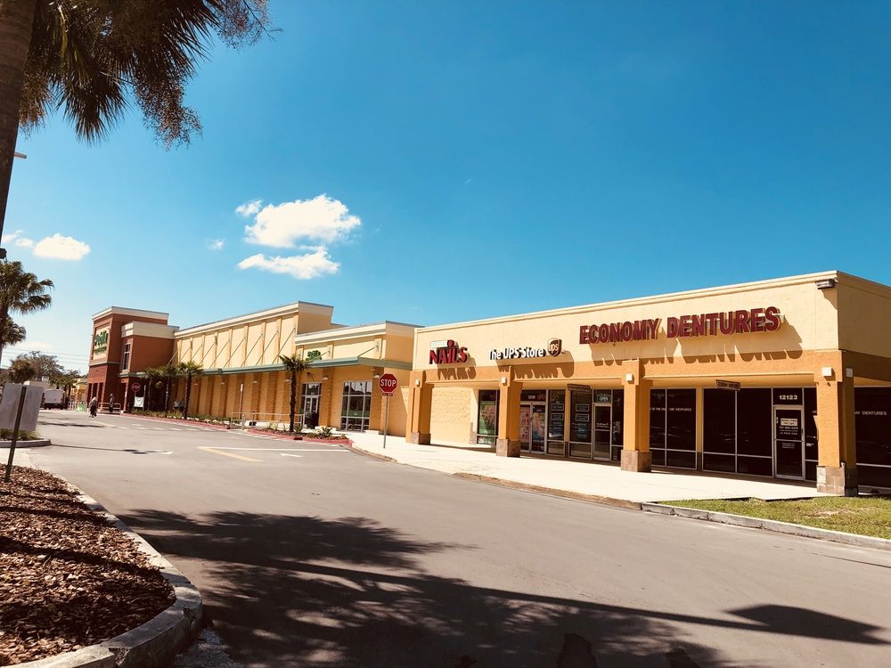 Tower Oaks End Cap: 8927 S.R. 52, Hudson, FL 34667